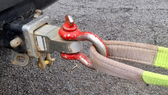 Why your recovery hitch shackle should be vertical, not horizontal